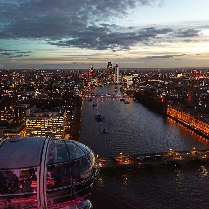 Blick vom London Eye bei Dämmerung